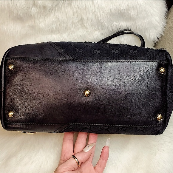 SOLD! Cross listed. GUCCI SIGNATURE GG BRITT LARGER TOTE 100% AUTHENTIC - Picture 3 of 12